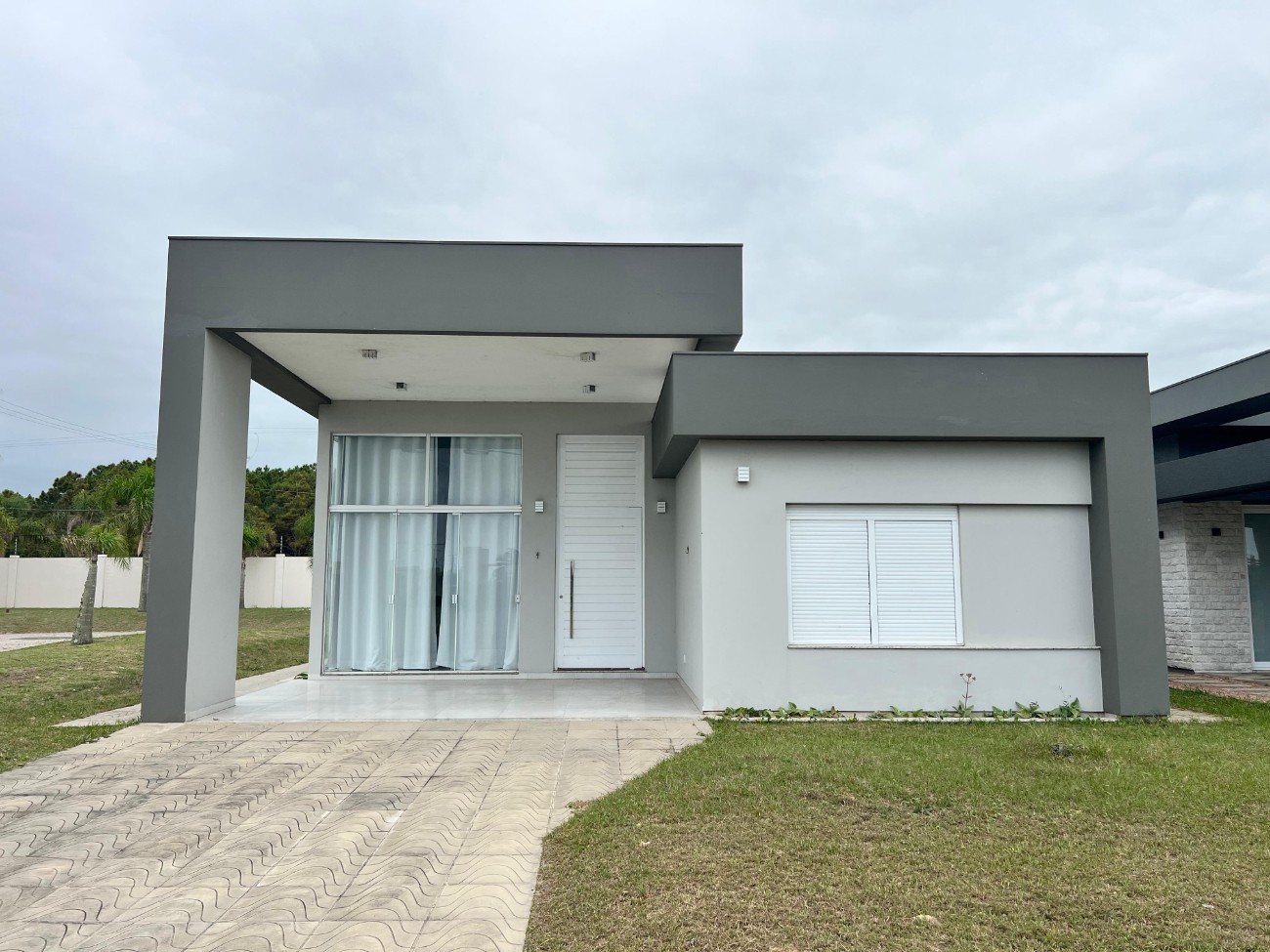 Imagem do imóvel Casa em condomínio 4 dormitórios, Capão Novo em Capão Da Canoa referência 111