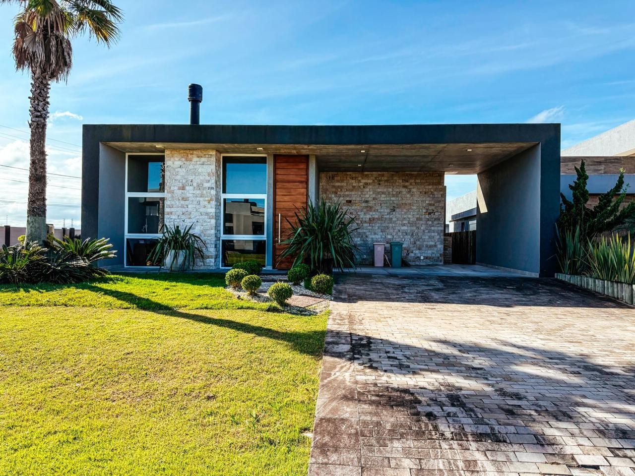 Imagem do imóvel Casa em condomínio 3 dormitórios à venda, Xangri-lá  em Xangri-lá referência 25